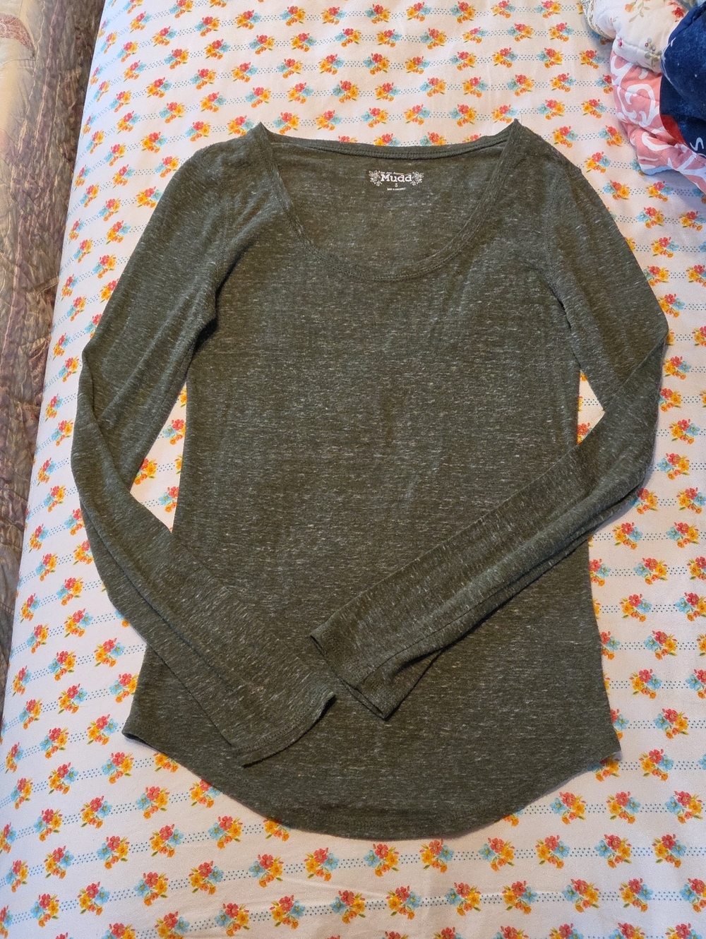Mudd Olive Scoop Neck Long Sleeve Tee